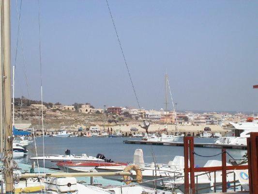 Case Degli Avi, Camere Nel Borgo Marinaro Pozzallo Exterior foto